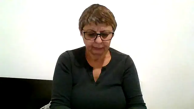 roseblak42 online show from 11-04-25, 05:34