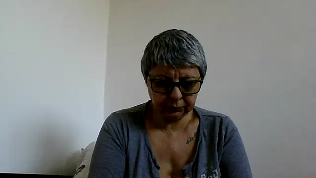 roseblak42 online show from 02-03-26, 12:32