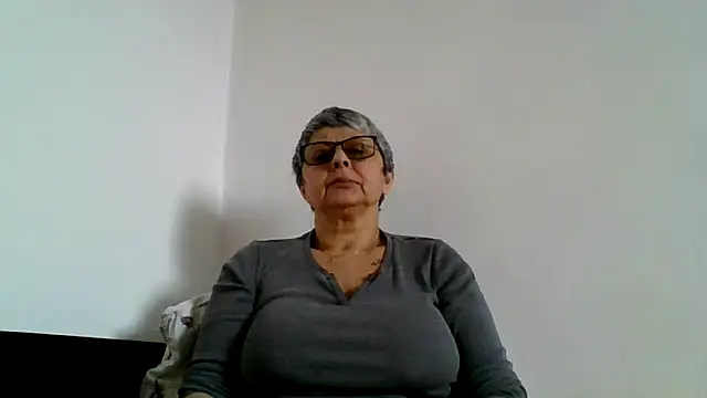 roseblak42 online show from 02-12-26, 12:33