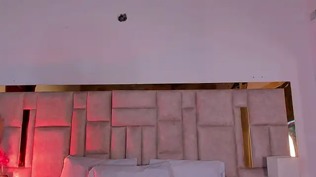 Snapshot of Miss_Abigail_ chatting on 11-05-25, 01:33 Miss Abigail online show from 11-05-25, 01:33