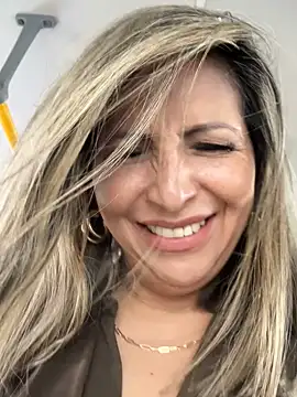  Abril-Office1 online show from 12-20-24, 06:02