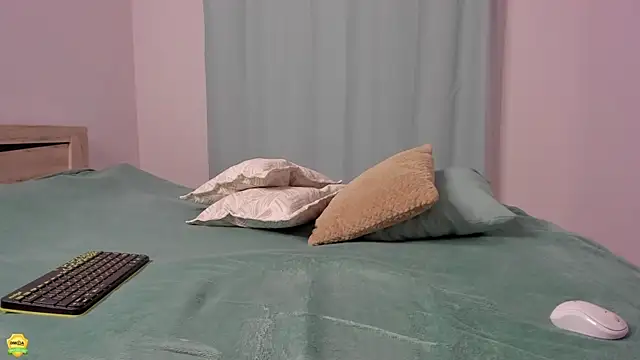 me   ow online show from 12-06-24, 03:22