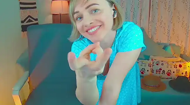 Snapshot of NandiSmile chatting on 03-17-25, 04:43 NandiSmile online show from 03-17-25, 04:43