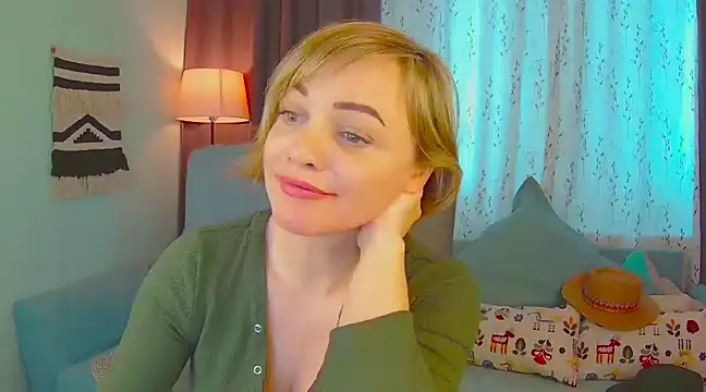 Snapshot of NandiSmile chatting on 03-18-25, 11:19 NandiSmile online show from 03-18-25, 11:19