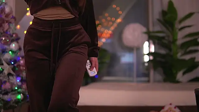 KaylaBray online show from 12-20-25, 04:52