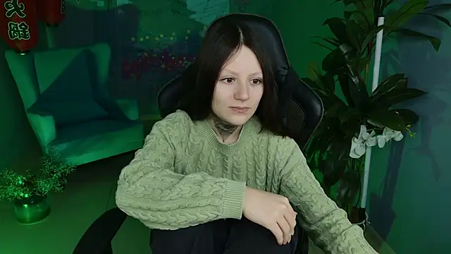 Snapshot of VeliraBraitberg chatting on 12-13-24, 05:05 VeliraBraitberg online show from 12-13-24, 05:05