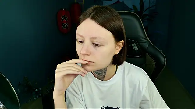 Snapshot of VeliraBraitberg chatting on 03-16-25, 05:03 VeliraBraitberg online show from 03-16-25, 05:03