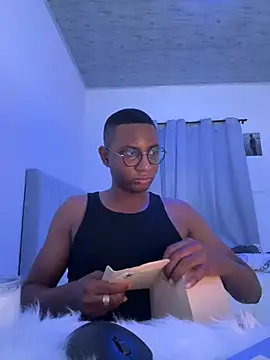 Arwens bell08 online show from 02-06-25, 12:33