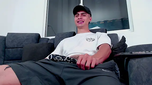 Stiven CL online show from 09-20-25, 05:03