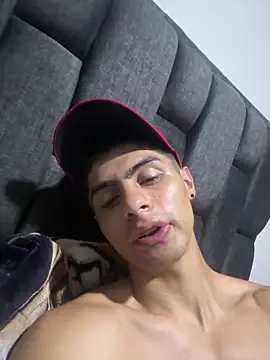 Stiven CL online show from 04-14-26, 05:35