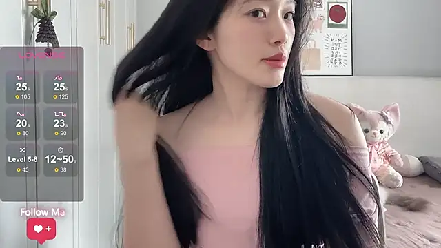 Snapshot of rose-u chatting on 06-23-26, 03:48 rose-u online show from 06-23-26, 03:48