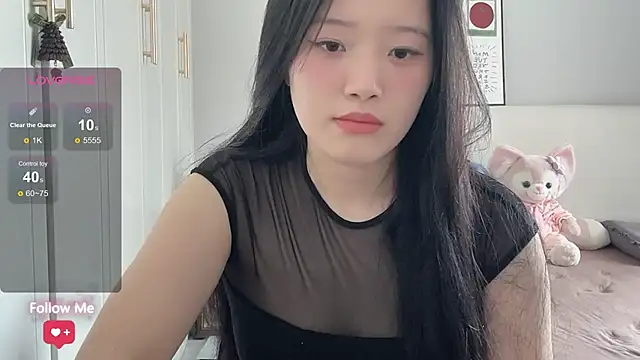 Snapshot of rose-u chatting on 06-27-26, 01:43 rose-u online show from 06-27-26, 01:43