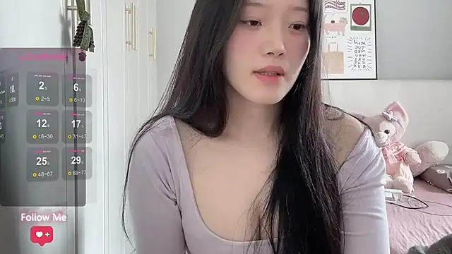 Snapshot of rose-u chatting on 07-18-26, 12:37 rose-u online show from 07-18-26, 12:37