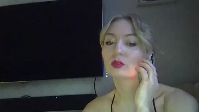 Snapshot of ZarinaSwift chatting on 12-20-24, 04:31 ZarinaSwift online show from 12-20-24, 04:31