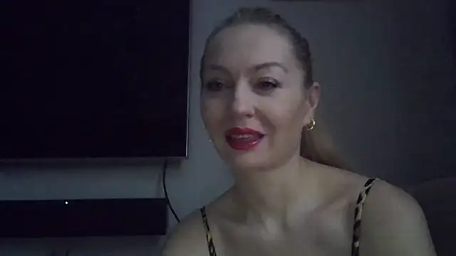 Snapshot of ZarinaSwift chatting on 01-18-25, 04:04 ZarinaSwift online show from 01-18-25, 04:04