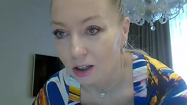 Snapshot of ZarinaSwift chatting on 01-24-25, 04:16 ZarinaSwift online show from 01-24-25, 04:16