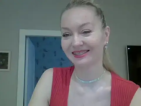 Snapshot of ZarinaSwift chatting on 02-05-25, 04:48 ZarinaSwift online show from 02-05-25, 04:48