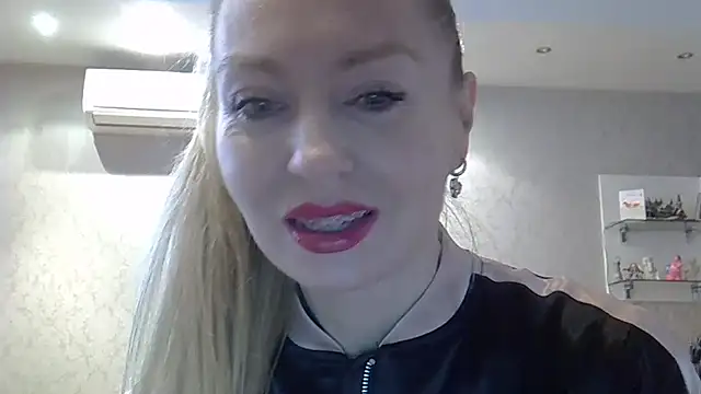 Snapshot of ZarinaSwift chatting on 02-28-25, 04:43 ZarinaSwift online show from 02-28-25, 04:43