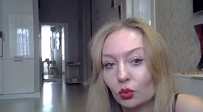 Snapshot of ZarinaSwift chatting on 03-20-25, 05:02 ZarinaSwift online show from 03-20-25, 05:02