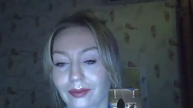 Snapshot of ZarinaSwift chatting on 11-28-25, 04:37 ZarinaSwift online show from 11-28-25, 04:37