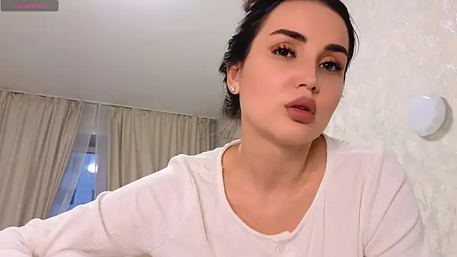 LaraSkinny online show from 04-02-26, 01:20