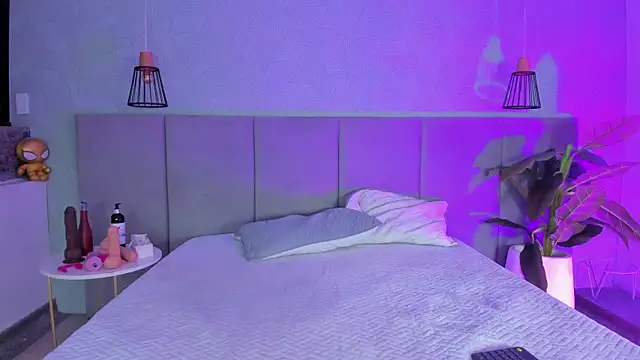 LiaVelez online show from 03-13-25, 01:07