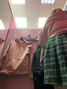 Snapshot of AmmyHot chatting on 12-15-24, 07:24 AmmyHot online show from 12-15-24, 07:24