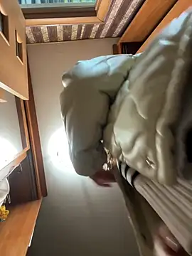 Snapshot of AmmyHot chatting on 12-26-24, 04:10 AmmyHot online show from 12-26-24, 04:10