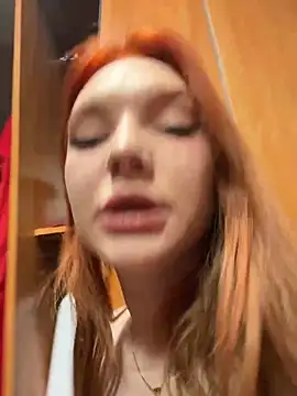 Snapshot of AmmyHot chatting on 01-11-25, 04:06 AmmyHot online show from 01-11-25, 04:06