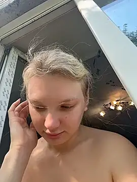 Snapshot of AmmyHot chatting on 06-26-26, 03:11 AmmyHot online show from 06-26-26, 03:11