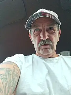 Snapshot of Hotbodyscottie chatting on 05-10-26, 10:53 Hotbodyscottie online show from 05-10-26, 10:53