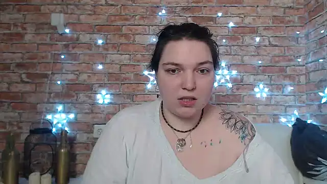 Amelia Kiss  online show from 02-07-25, 12:42