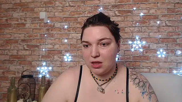 Amelia Kiss  online show from 03-11-25, 12:44