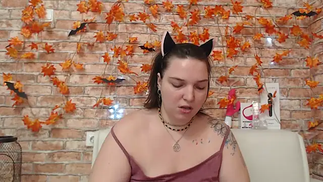 Amelia Kiss  online show from 10-28-25, 12:36