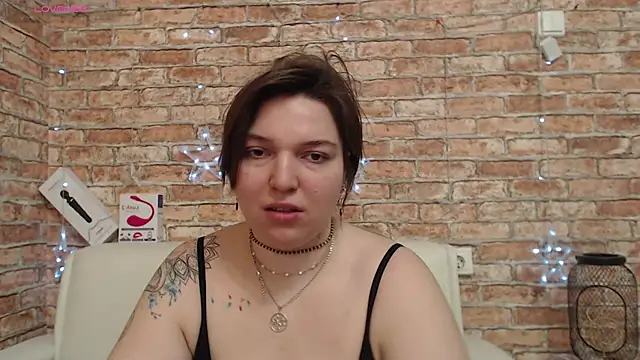 Amelia Kiss  online show from 02-17-26, 12:51