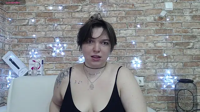 Amelia Kiss  online show from 03-06-26, 01:02