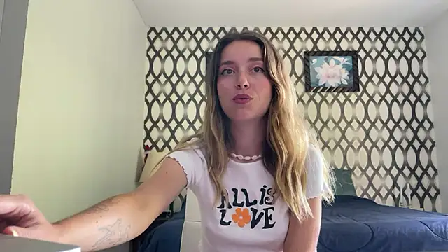 SirenaBelle online show from 01-19-25, 04:22