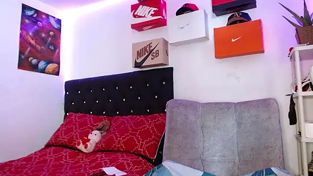 Snapshot of king__Black chatting on 12-18-24, 05:52 king Black online show from 12-18-24, 05:52