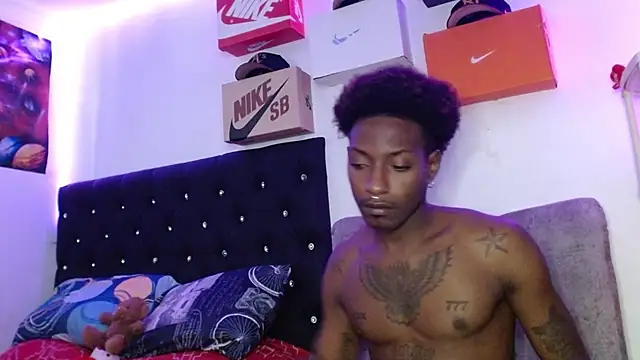 Snapshot of king__Black chatting on 02-05-25, 08:04 king Black online show from 02-05-25, 08:04