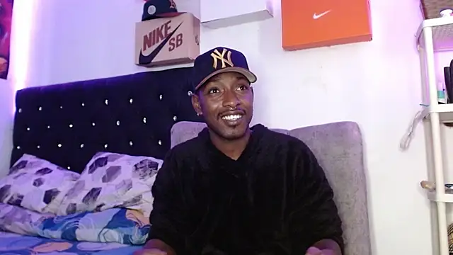 Snapshot of king__Black chatting on 02-18-25, 10:25 king Black online show from 02-18-25, 10:25