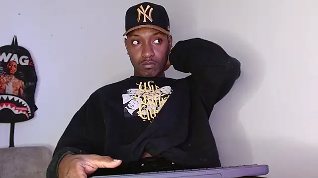 Snapshot of king__Black chatting on 11-30-25, 10:19 king Black online show from 11-30-25, 10:19