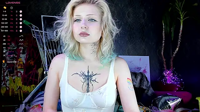 Snapshot of little_grinch666 chatting on 01-25-25, 09:25 little grinch666 online show from 01-25-25, 09:25