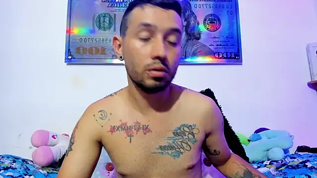 Snapshot of Bad_Couple_1 chatting on 12-08-24, 10:08 Bad Couple 1 online show from 12-08-24, 10:08