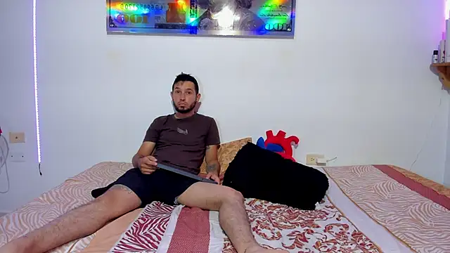 Snapshot of Bad_Couple_1 chatting on 01-05-25, 07:28 Bad Couple 1 online show from 01-05-25, 07:28