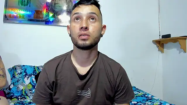 Snapshot of Bad_Couple_1 chatting on 01-16-25, 02:09 Bad Couple 1 online show from 01-16-25, 02:09