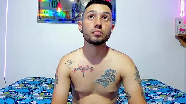 Snapshot of Bad_Couple_1 chatting on 01-19-25, 02:15 Bad Couple 1 online show from 01-19-25, 02:15