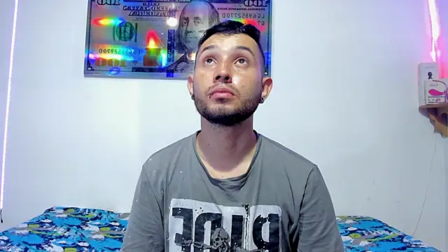 Snapshot of Bad_Couple_1 chatting on 01-20-25, 09:53 Bad Couple 1 online show from 01-20-25, 09:53