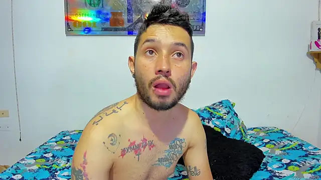 Snapshot of Bad_Couple_1 chatting on 02-06-25, 10:04 Bad Couple 1 online show from 02-06-25, 10:04