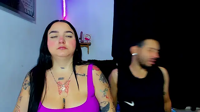 Snapshot of Bad_Couple_1 chatting on 02-09-25, 03:43 Bad Couple 1 online show from 02-09-25, 03:43