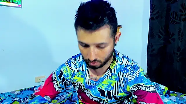 Snapshot of Bad_Couple_1 chatting on 02-12-25, 08:27 Bad Couple 1 online show from 02-12-25, 08:27